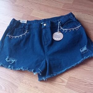 P*NWT women's plus size jean shorts with bling!! Sz 3X